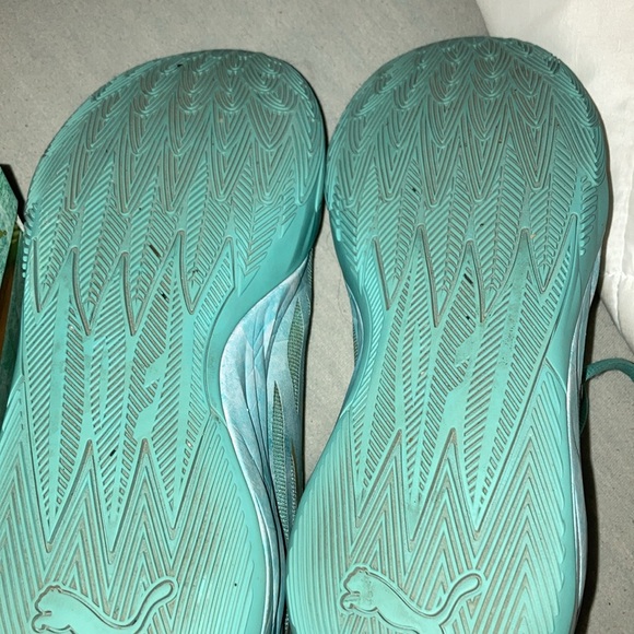 MB.02 Jade - Picture 2 of 5